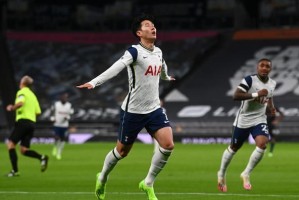  梅斯德比战万人空巷激情四射  