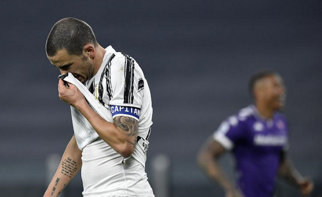  那不勒斯绝杀乌龙,斯帕莱蒂赛后发怒  