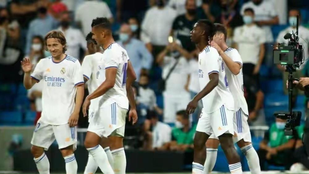  法甲新星闪耀 17岁小将首秀破门  