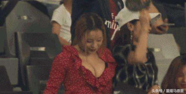  马赛主场球迷热情似火，助威声浪助推球队大逆转