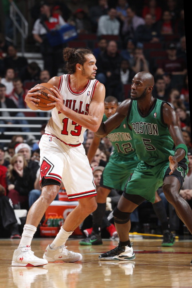  波尔津吉斯两双助力，绿军主场轻取公牛